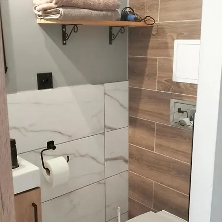 Nighthost Robotnicza 32 M248 Free Parking * Wrocław